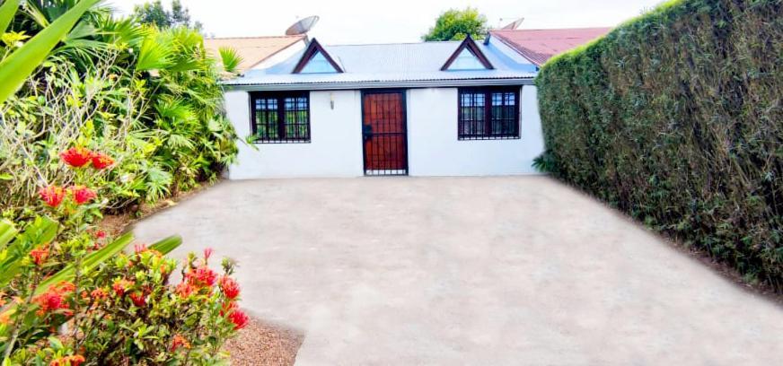 Hudace Bed & Breakfast Saint-Laurent-du-Maroni Bagian luar foto